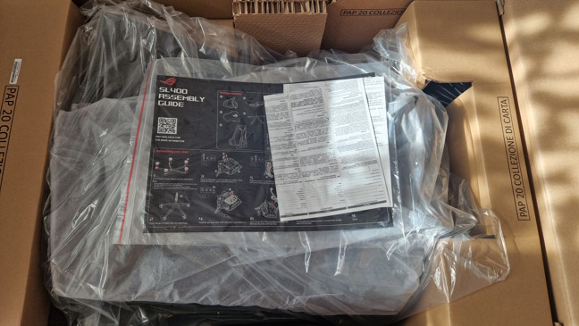 Unboxing the ASUS ROG Destrier Ergo