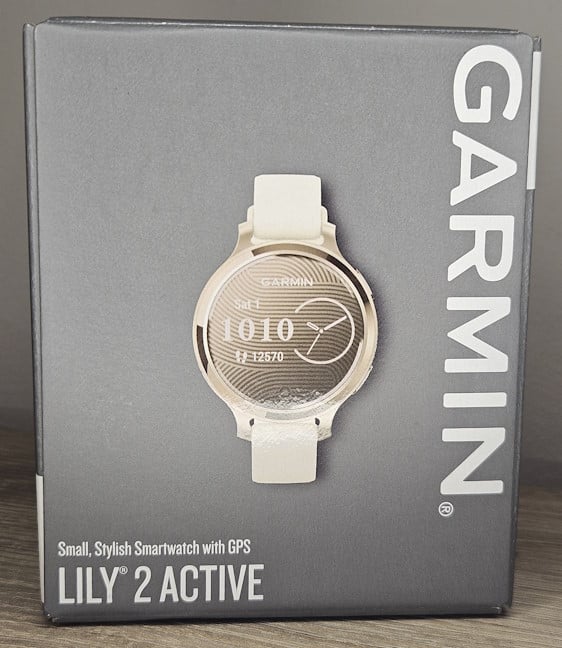 The packaging for Garmin Lily 2 Active