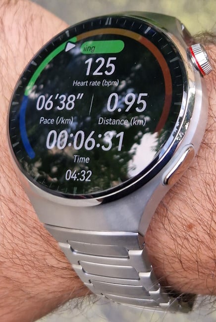 Taking the HUAWEI Watch 4 Pro for a run