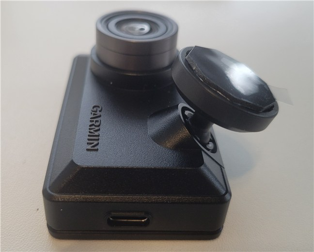 The Garmin Dash Cam X310 has Wi-Fi and Bluetooth