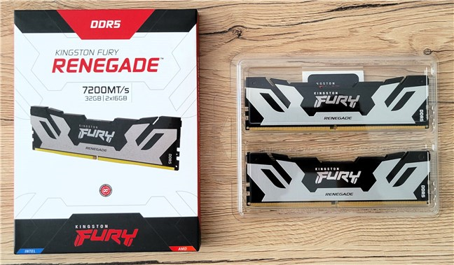 Unboxing the Kingston Fury Renegade DDR5-7200 32GB memory