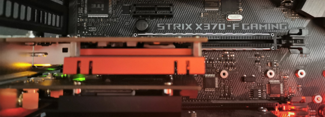 A PCIe x1 card in a PCIe x16 slot