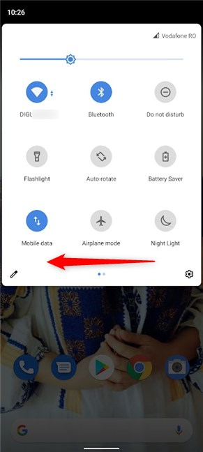 Swipe left in the menu to access its second page of Quick Settings